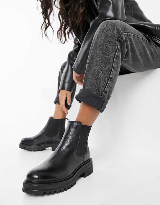 Rule leather chunky chelsea boots in black |