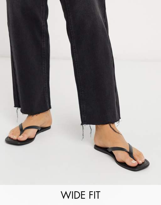 Rule London - Leren teenslippers met vierkante neus en brede pasvorm in zwart