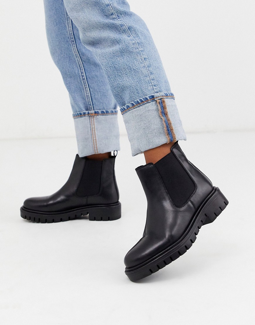 Rule London - Platte Chelsea boots met dikke zool in zwart leer