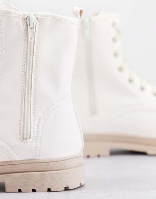 Rule London – Schnürstiefel in Creme mit dicker Sohle, 3 von 4
