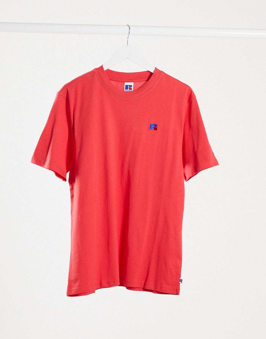 Russell Athletic – Baseliner – Röd t-shirt med logga på bröstet