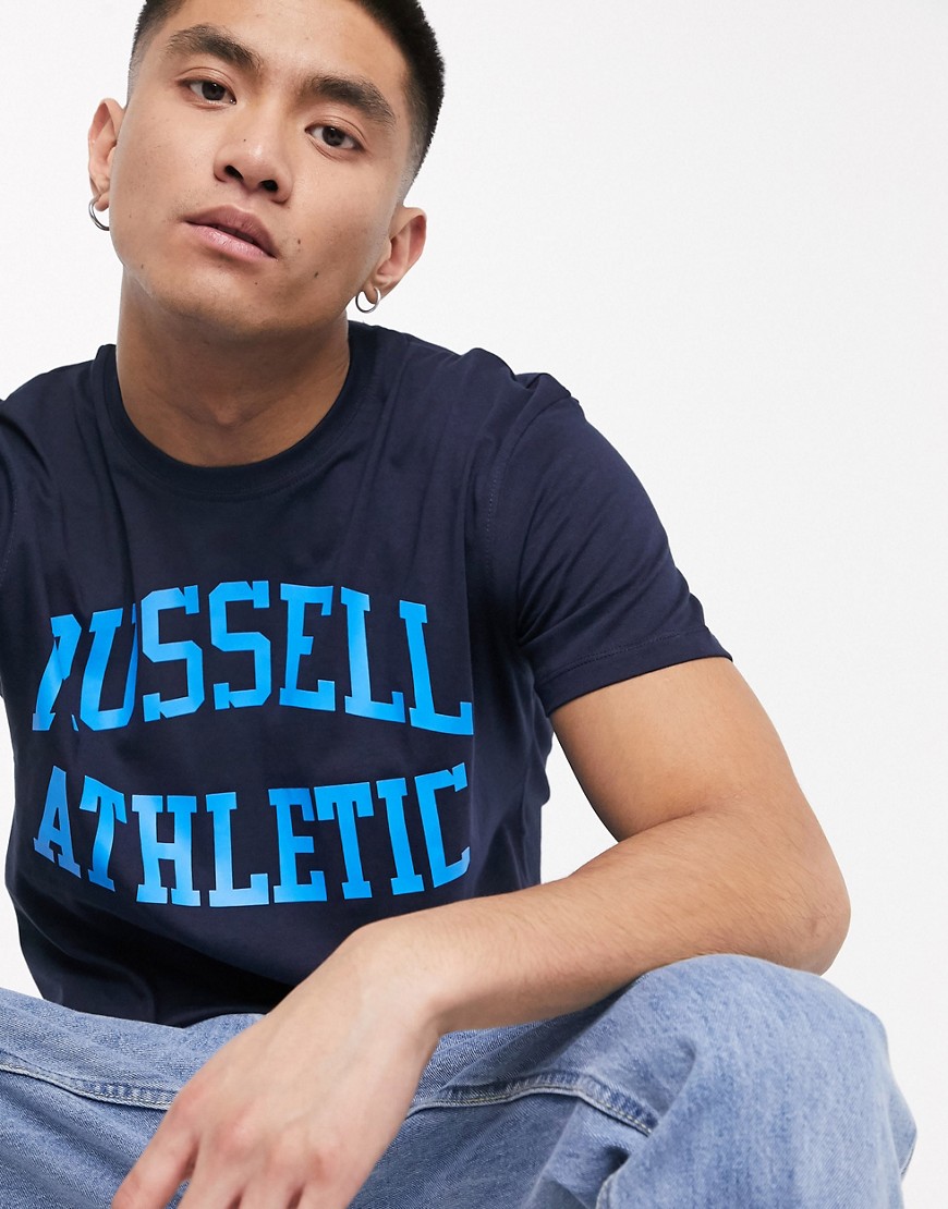 Russell Athletic – Marinblå t-shirt med collegelogga