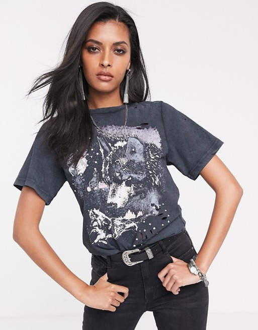 Sacred Hawk overesized distressed t-shirt with wild wolves graphic