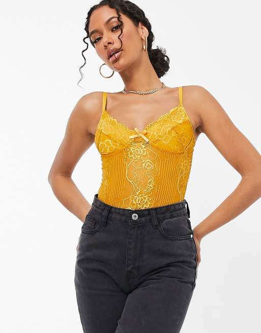 Saint Genies - Bodysuit mit Spitze in Senfgelb | ASOS