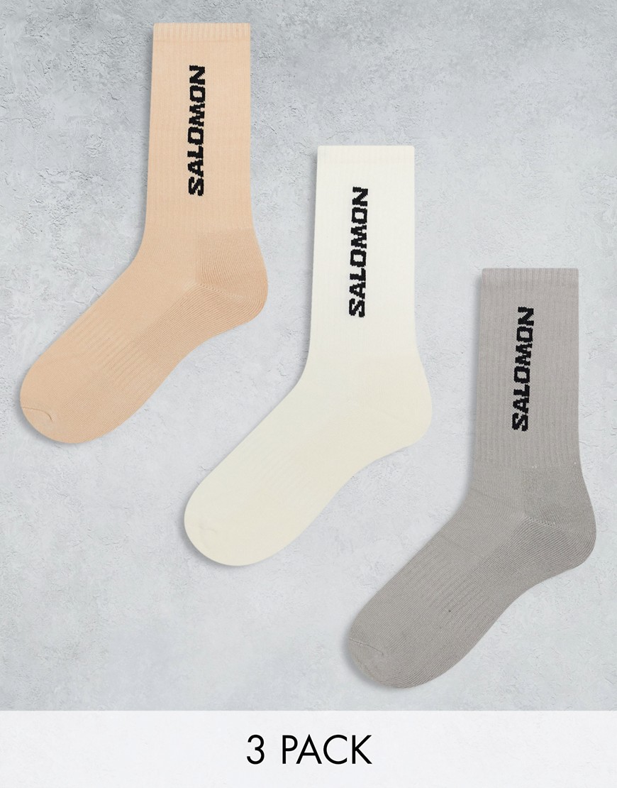 Salomon 3 pack of everyday unisex crew socks in vanilla ice metal and hazelnut-White