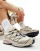 Thumbnail 1 van 5