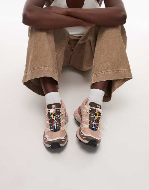 Salomon XT-6 trainers in pink and brown, 3 of 5