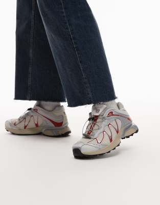 Salomon - XT-Whisper - Sneaker in Mandelmilch und Lavafall-Silber