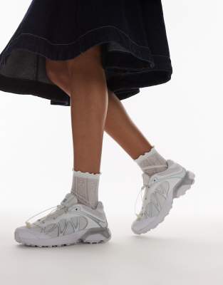 Salomon - XT-Whisper - Sneaker in Weiß und Silber