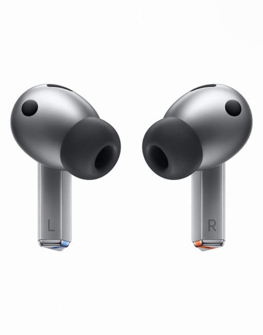 Samsung Galaxy Buds 3 Pro in Silver, 2 of 5