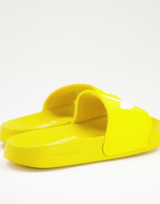 Sandalias amarillas Adelette Lite de adidas Originals