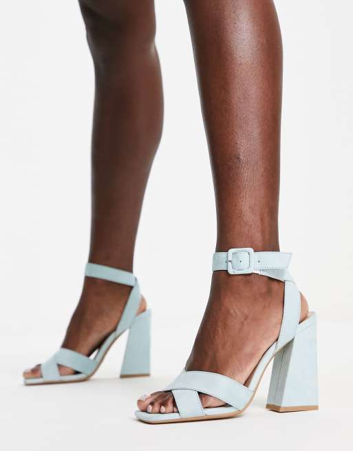 Sandalias azul claro de tiras con tacón de bloque de New Look, 3 de 4