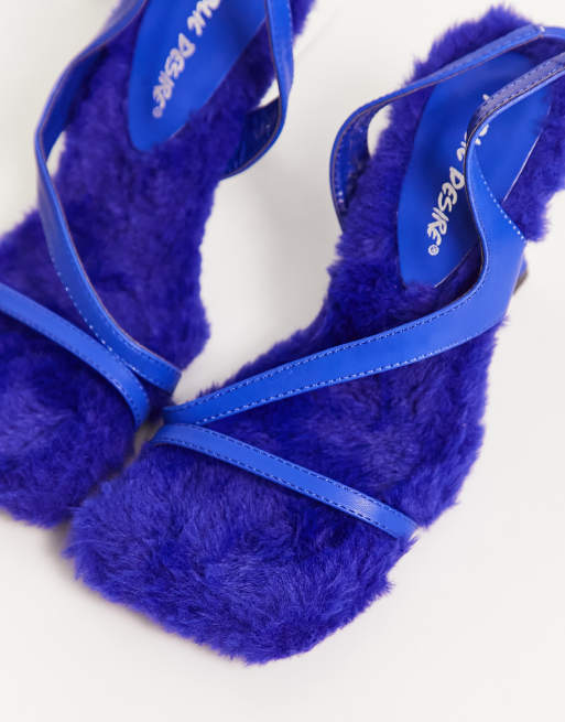Sandalias azules de tacón con puntera cuadrada y suela mullida de Public Desire, 2 de 4