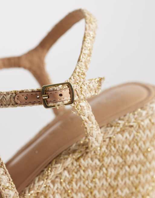 Sandalias beis de cuña estilo alpargata con motas doradas Trista de ASOS DESIGN, 3 de 4