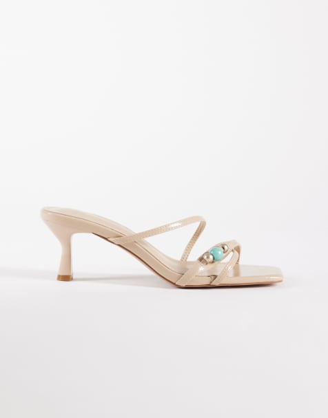 Sandalias beis de tacón bajo con cuentas Jenny de Simmi London - view 1