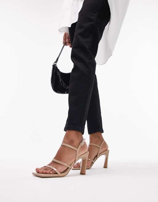Sandalias beis de tacón de bloque con diseño en dos partes Salone de Topshop Wide Fit