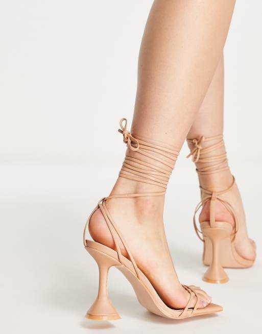 Sandalias beis de tacón Dymond de Public Desire Wide Fit , 3 de 4