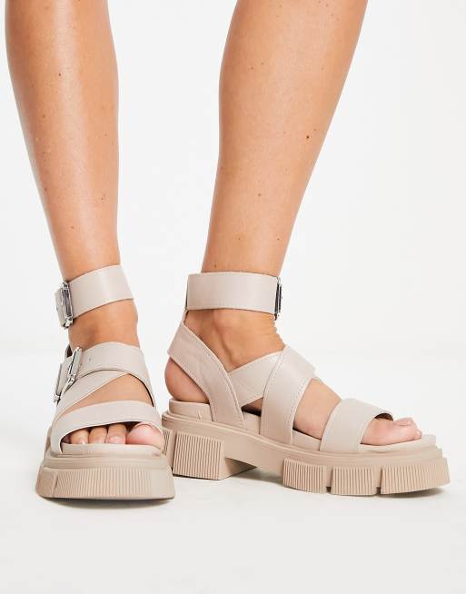 Sandalias beis uniforme con plataforma plana gruesa Toulouse de schuh, 4 de 4