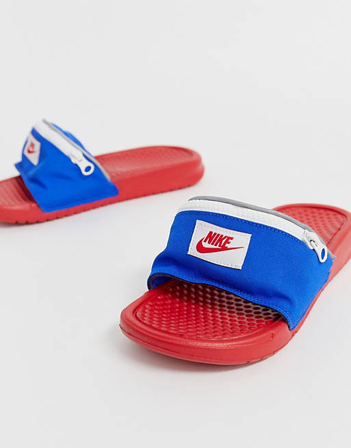 Salida hacia Específico Autocomplacencia Sandalias Benassi con bolsillo con cremallera en rojo y azul de Nike | ASOS