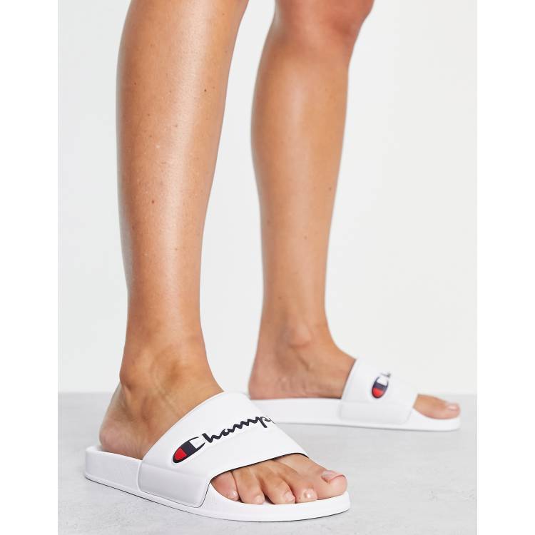 Sandalias blancas con de texto de Champion | ASOS