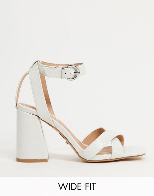 Sandalias blancas de horma ancha con tac n de bloque Sasha de Topshop Wide Fit