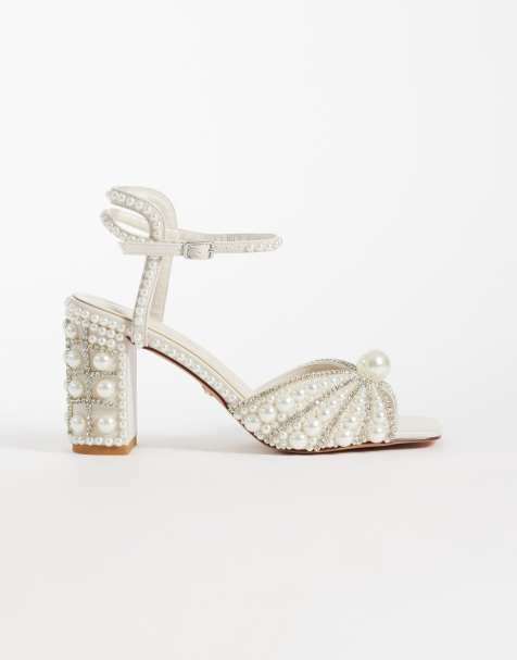 Sandalias blancas de tacón de bloque con perlas Esteva de Azalea Wang - view 1