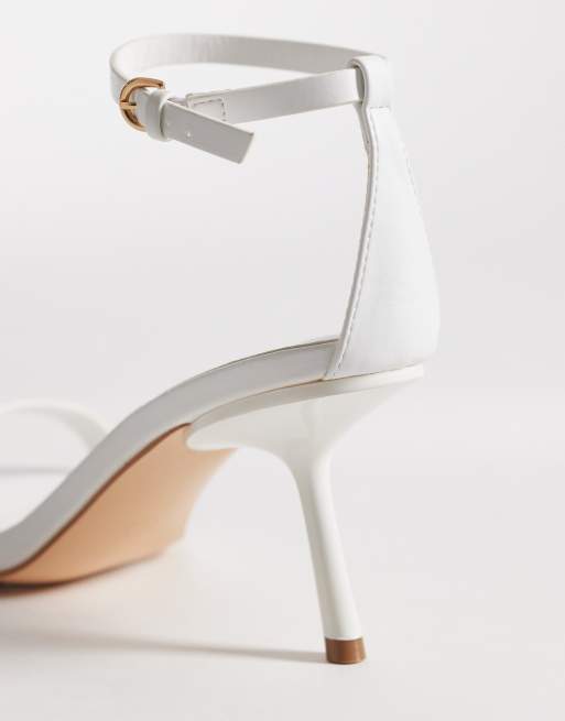 Sandalias blancas de tacón de Public Desire, 2 de 4