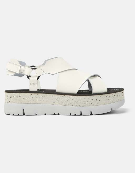 Sandalias blancas Oruga Up de Camper