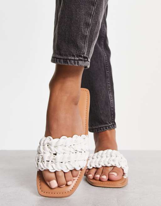 Sandalias blancas planas con diseño entretejido Flora de Cheap