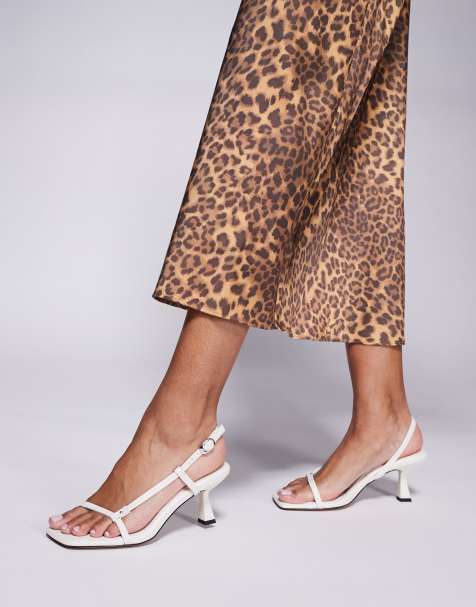 Sandalias blanco hueso de tacón medio con diseño minimalista Hattie de ASOS DESIGN - view 1