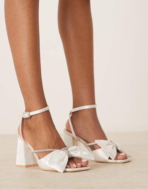 Sandalias blanco marfil con tacón grueso alto y lazo de satén Tisca de Be Mine Wide Fit - view 1