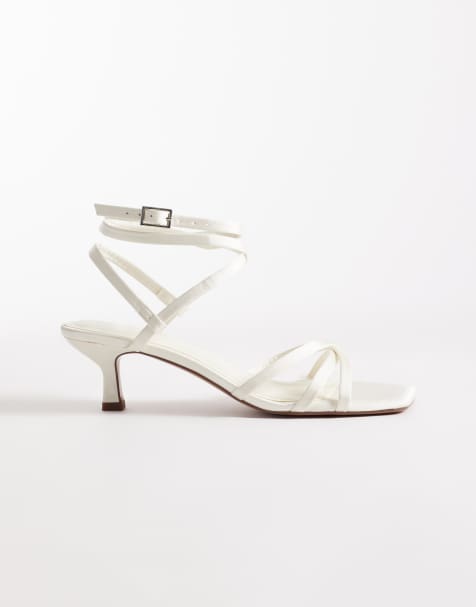 Sandalias blanco marfil de tacón bajo con diseño de tiras de satén Haze de ASOS DESIGN - view 1