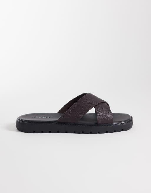 Sandalias burdeos con tiras cruzadas de cuero auténtico de Calvin Klein, 3 de 4