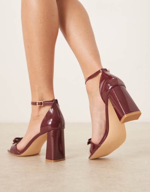 Sandalias burdeos de tacón grueso con lazo de Glamorous Wide Fit, 3 de 4