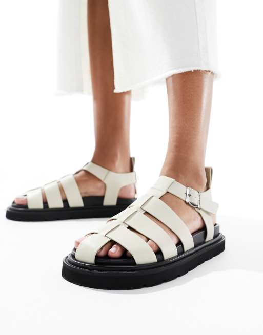 Sandalias cangrejeras color piedra Budapest de WALK LONDON