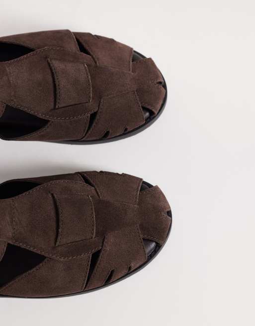 Sandalias cangrejeras marrones con puntera cerrada de ASOS DESIGN, 2 de 4