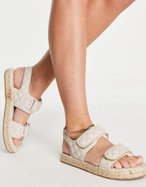Sandalias color arena estilo alpargatas con diseño acolchado sintético de Missguided | ASOS