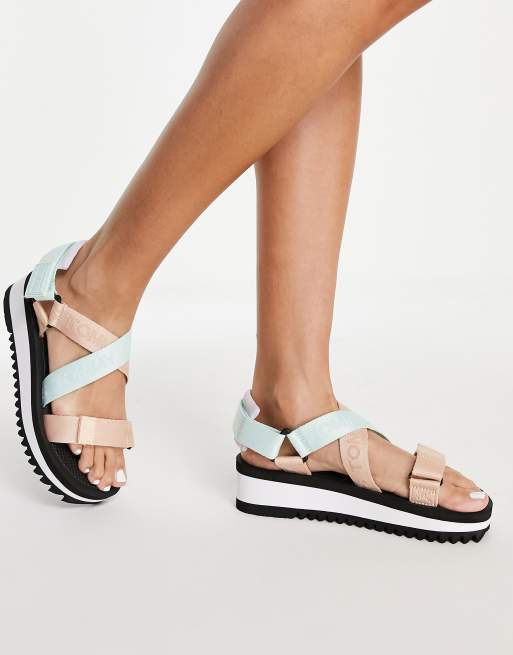 Sandalias color block con plataforma plana de Tommy Jeans