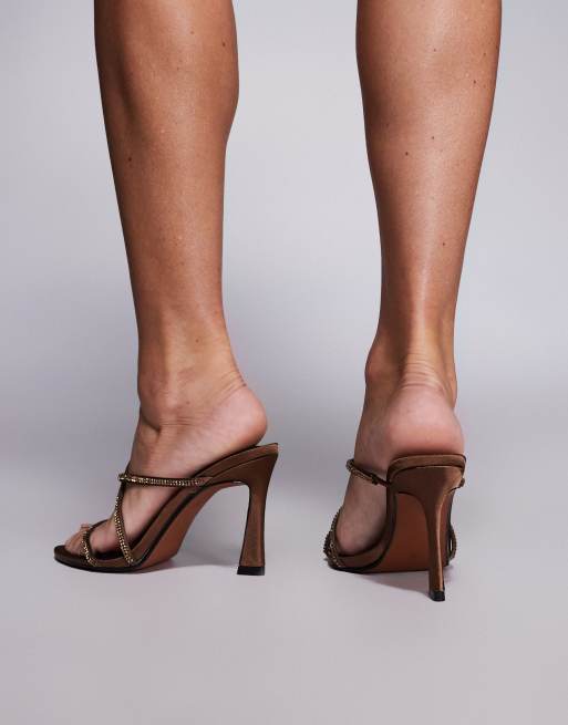 Sandalias color bronce estilo mules de tacón con diseño de tiras de River Island, 4 de 4