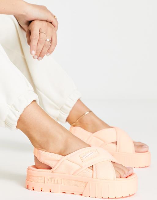 Sandalias color coral Mayze de PUMA