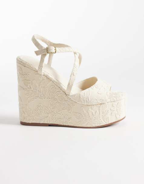Sandalias color crema con cuña y diseño floral de encaje Trista de ASOS DESIGN - view 1