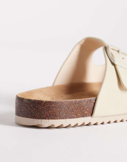 Sandalias color crema planas con dos hebillas Olsen de SEQWL Wide Fit, 4 de 4