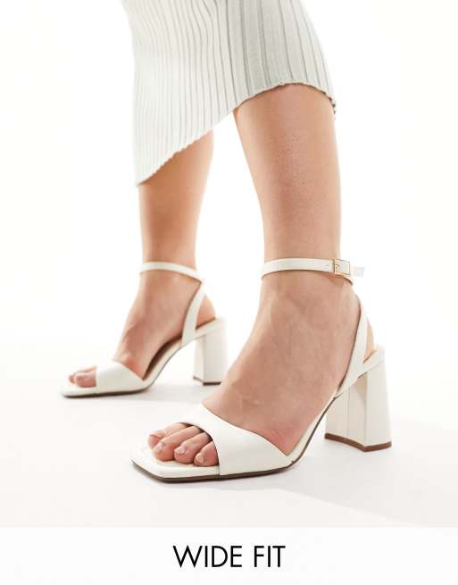 Sandalias color marfil minimalistas de tacón grueso Hotel de ASOS DESIGN Wide Fit