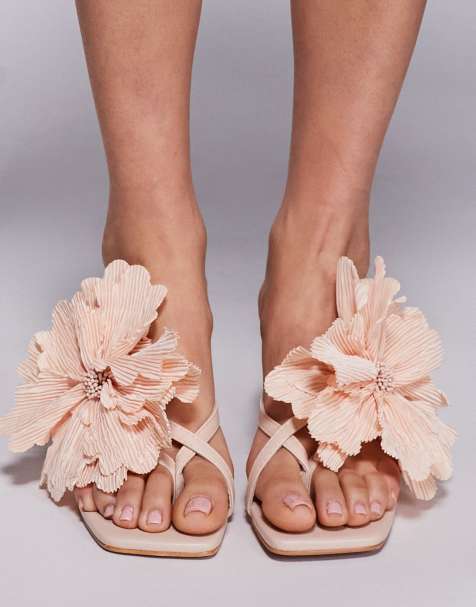 Sandalias color melocotón de tacón medio con diseño de flores Varley de Public Desire - view 1