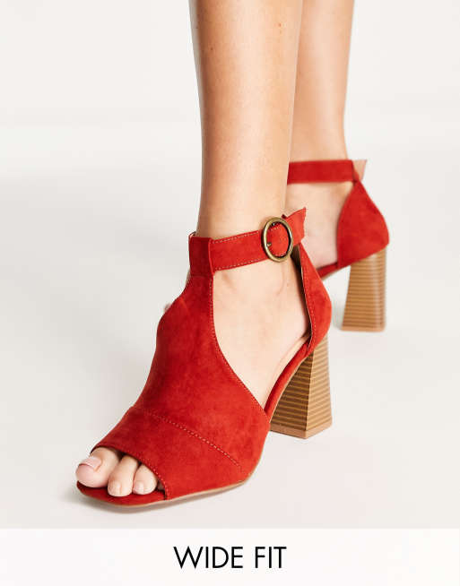 Sandalias color óxido con diseño en forma de 