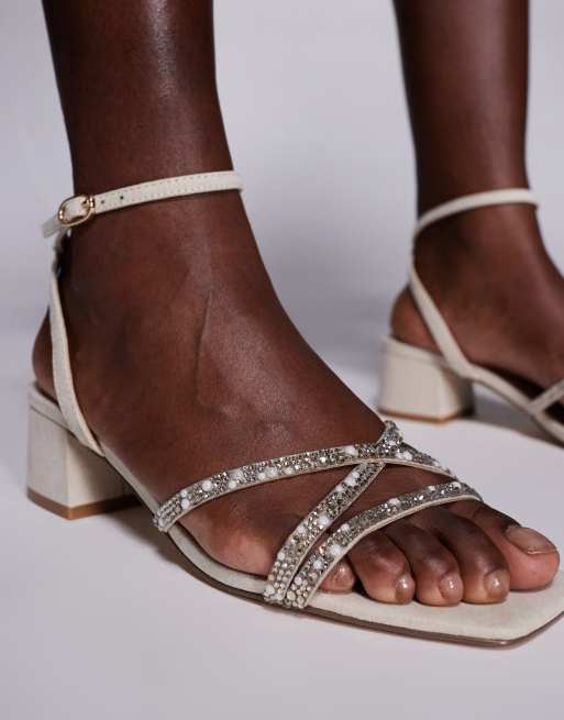 Sandalias color perla multicolor con tacón de bloque y abalorios Gabby-P de Steve Madden, 2 de 4