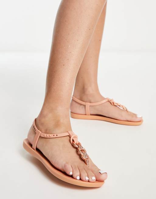 Sandalias color rubor con charm de eslabón de Ipanema