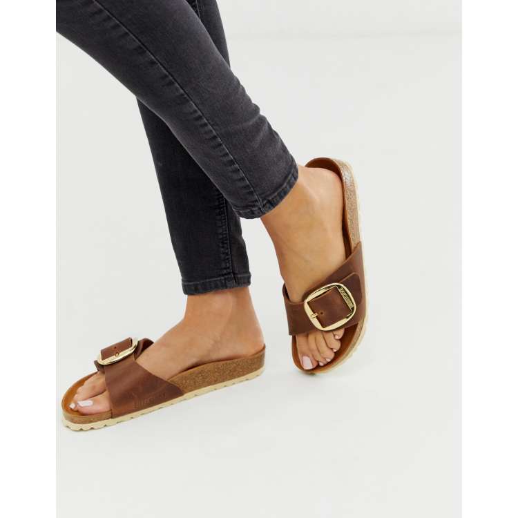 Sandalias color tostado planas con hebilla grande Madrid de Birkenstock