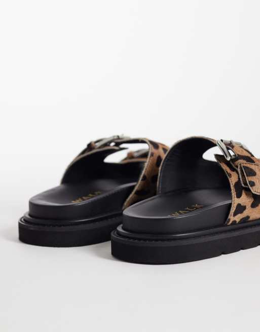 Sandalias con estampado de leopardo y dos tiras Budapest de WALK LONDON, 4 de 4