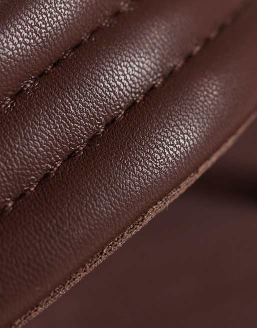 Sandalias de dedo marrón chocolate con cuña y plataforma plana de SEQWL Wide Fit, 3 de 4
